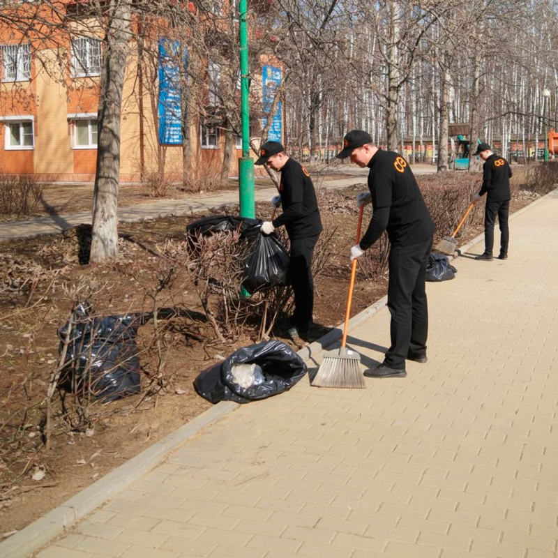 Уборка территории  в Вятских Полянах